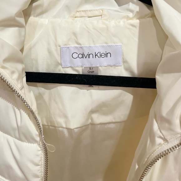 Calvin Klein Vest - Picture 2 of 3